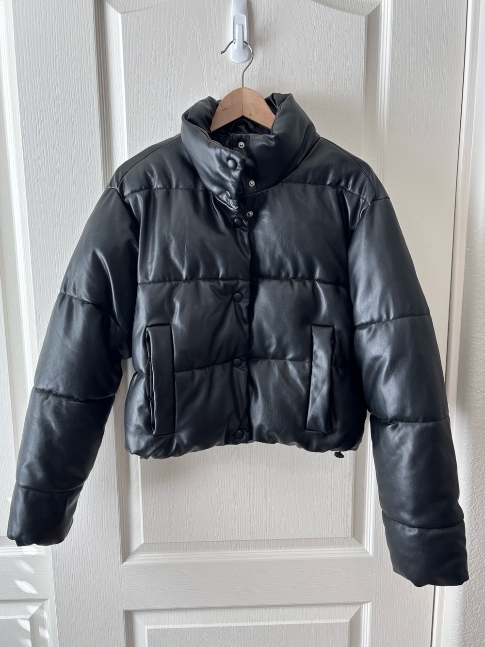 Zara Faux Leather Cropped Puffer Coat Jacket in Black Women’s Size Small